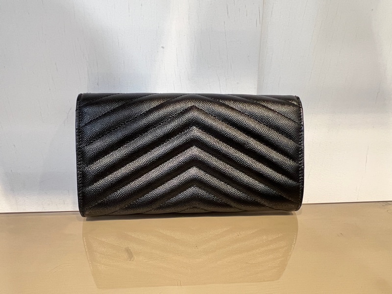 YSL 黑荔枝牛皮山型紋金釦信封下蓋12卡長夾-1