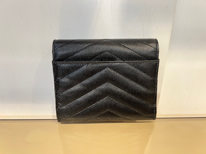 YSL 黑荔枝牛皮山型紋金釦信封6卡三折短夾-1