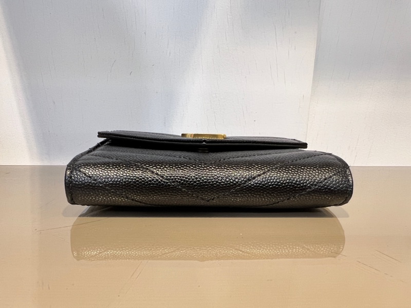 YSL 黑荔枝牛皮山型紋金釦信封6卡三折短夾-2