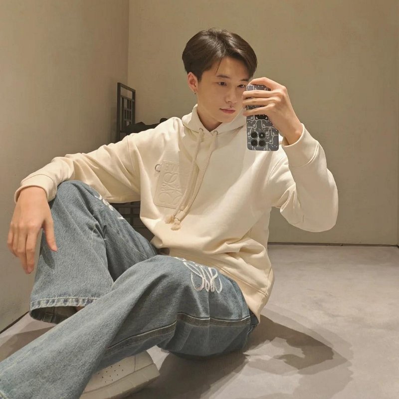 💎Han's house精品服飾💎LOEWE LOGO 連帽 衛衣 帽T-2