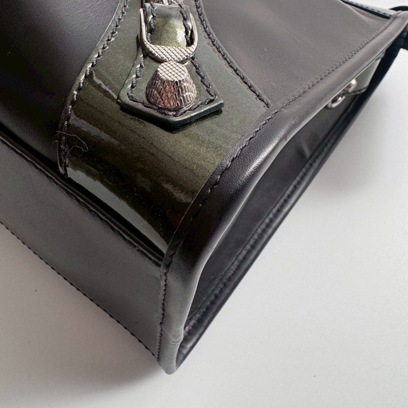 Balenciaga 黑色拼墨綠色機車包-5