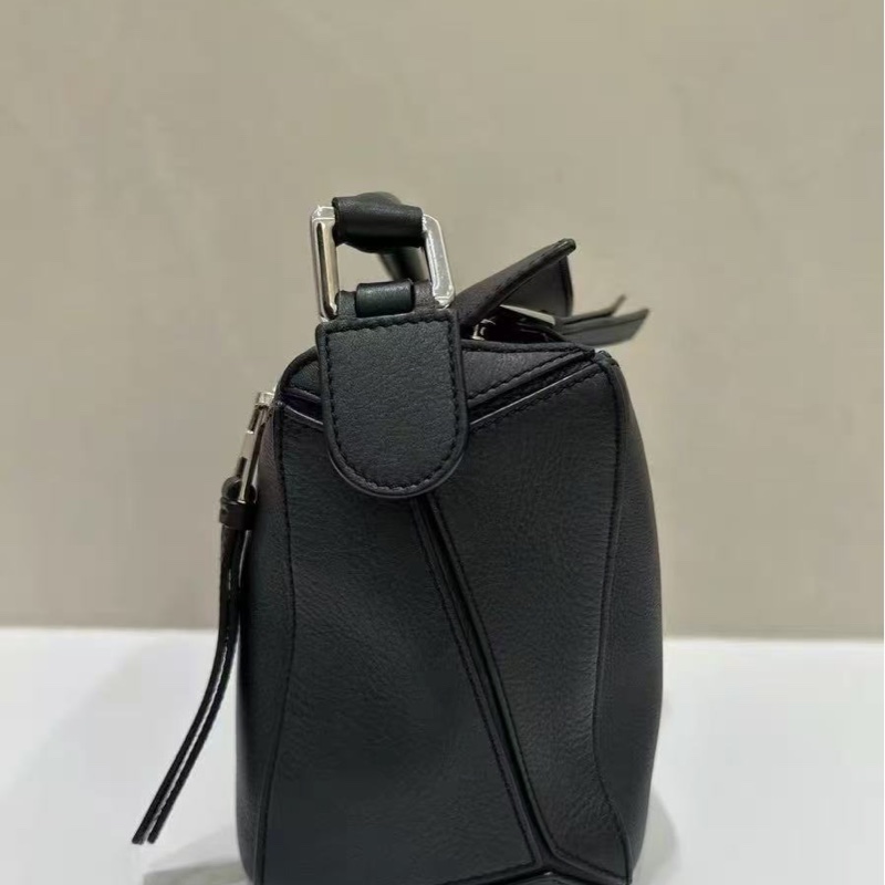 Loewe puzzles 黑色小號 98新 配件塵袋-2