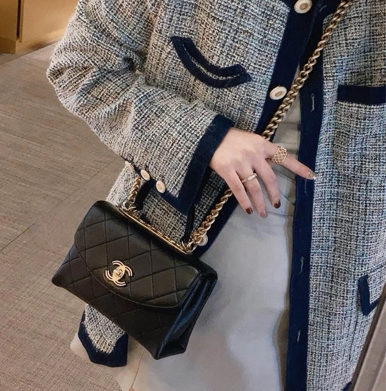 ✨Chanel trendy cc handle 黑金 鏤空 斜背包-0
