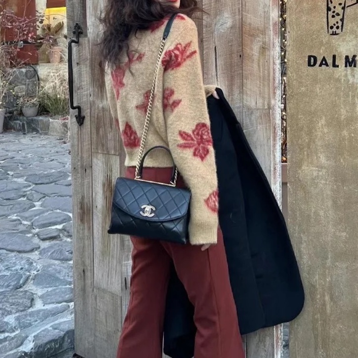 ✨Chanel trendy cc handle 黑金 鏤空 斜背包-2