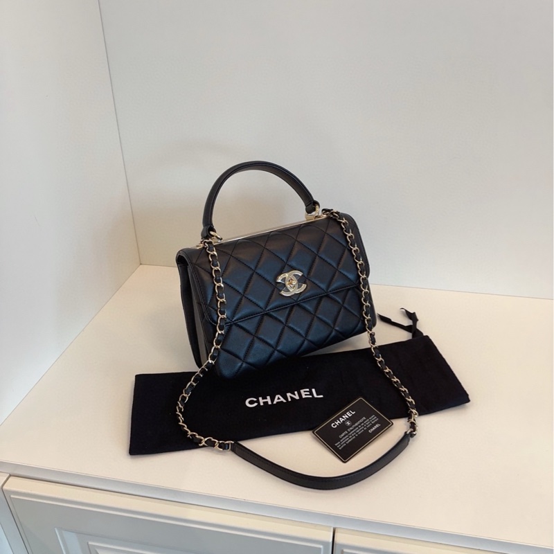 ✨Chanel trendy cc handle 黑金 鏤空 斜背包-4