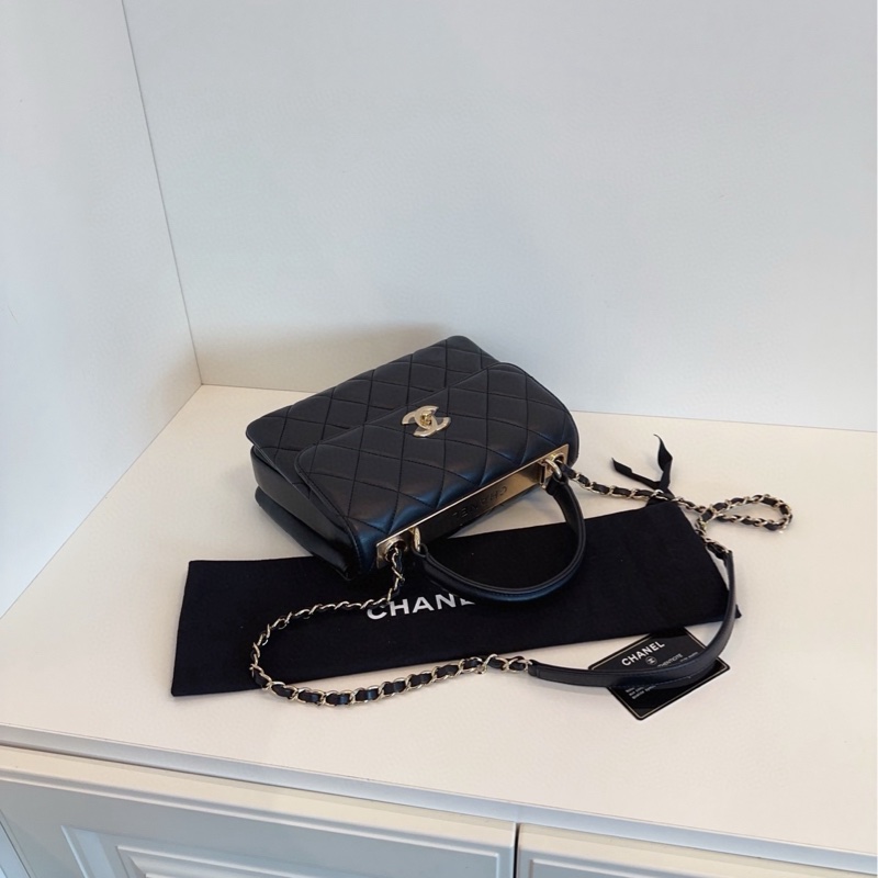 ✨Chanel trendy cc handle 黑金 鏤空 斜背包-9