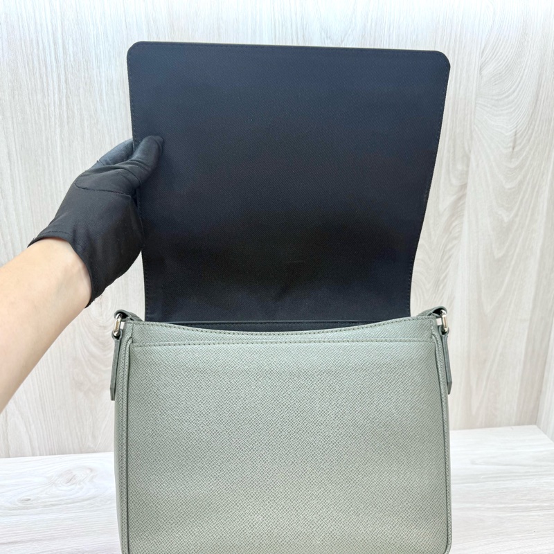 LV軍綠色District PM郵差包M30970-8