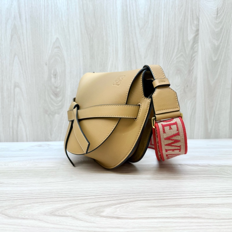 LOEWE卡其色皮革小號GATE-2