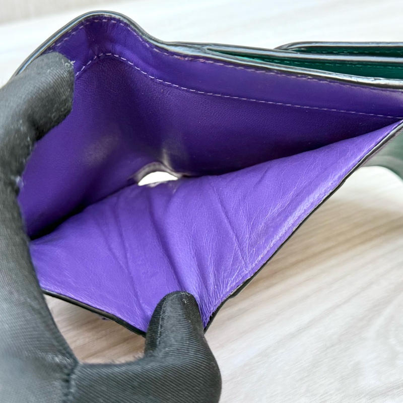 BVLGARI綠牛皮蛇頭雙面三折短夾281382-12