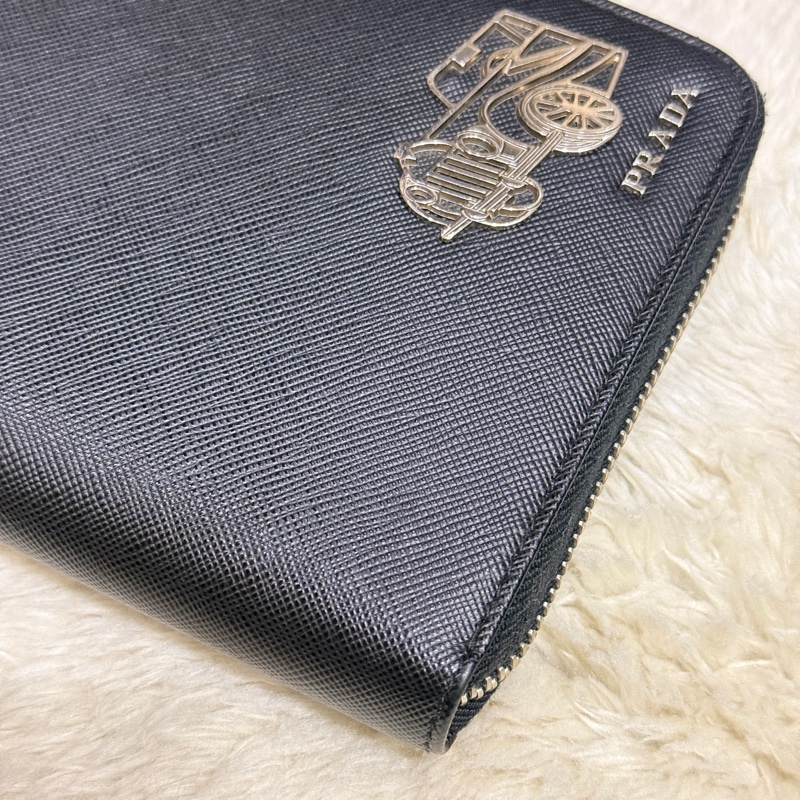 未使用✨專櫃近四萬！Prada黑色防刮牛皮拉鍊長夾  商務長夾 護照錢包 卡層多 有拉鍊零錢-2