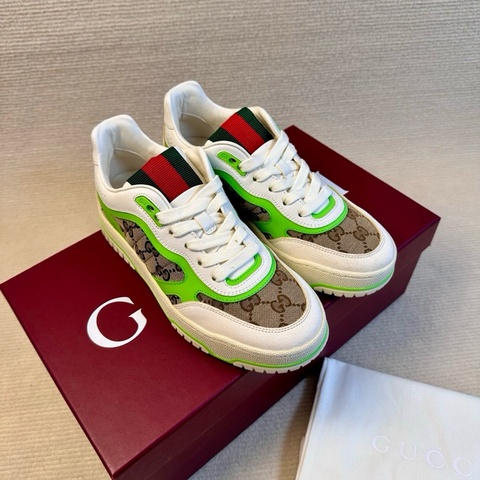 閒置新未使用GUCCI古馳 米綠色帆布壓花粒面老花低幫板鞋36碼
