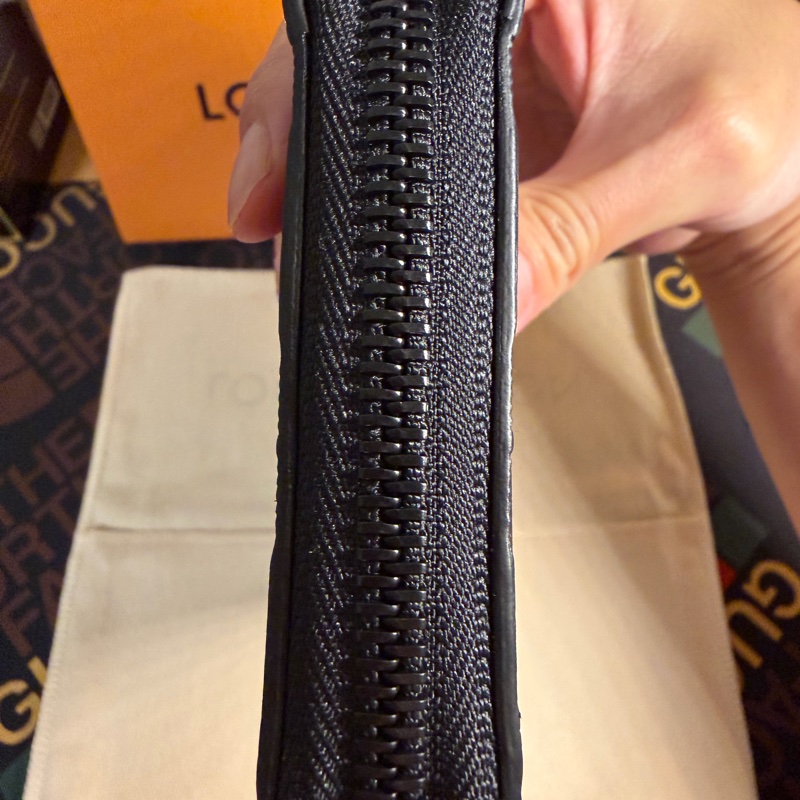LV Monogram Shadow M80333 黑色拉鍊長夾 日本購入 保證正品 盒裝塵袋-17