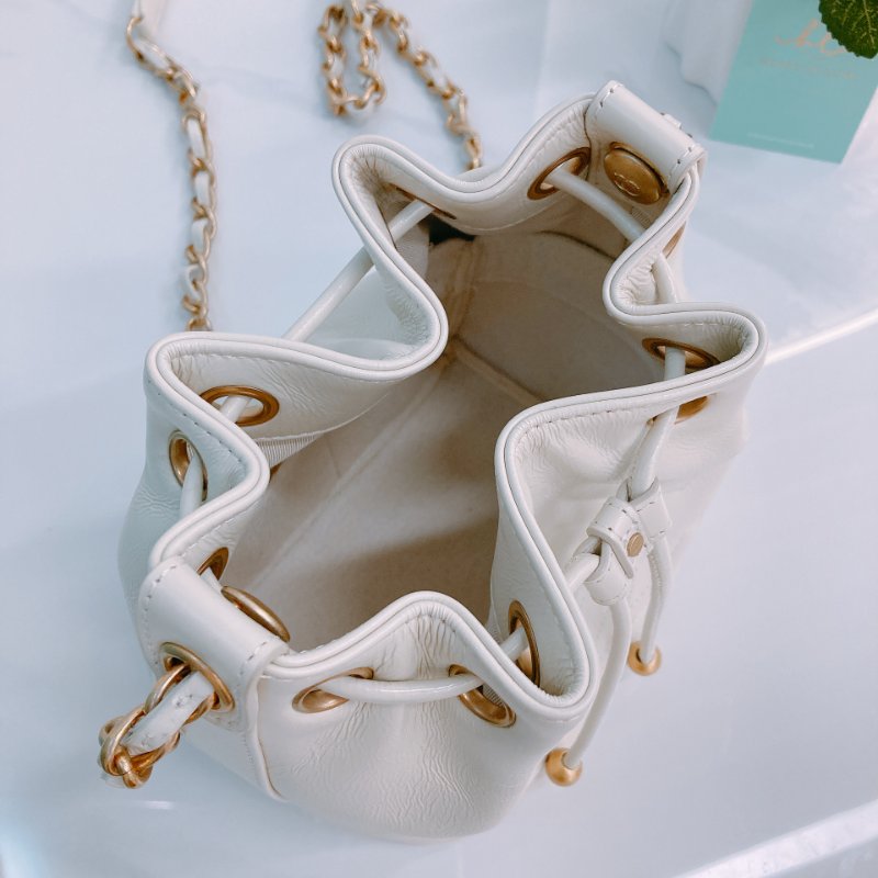 MS0432 Chanel 香奈兒 抽繩水桶 牛皮 象牙白色 奶油白色 金扣 CC Bucket Drawstring Bag Small Calfskin Ivory x GHW #30245084 (98%New)(Receipt,Sticker)15500-9