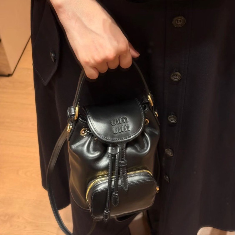 促銷品 Miu Miu 皮革迷你背囊 黑色-1
