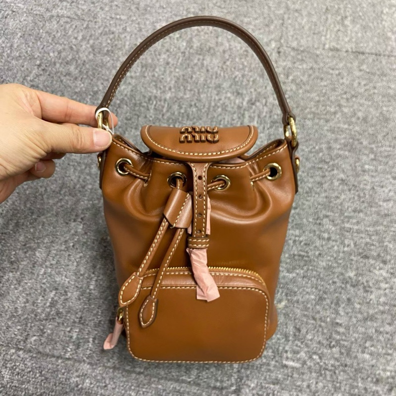 促銷品 Miu Miu 迷你皮革背囊 干邑色-0