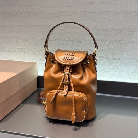 促銷品 Miu Miu 迷你皮革背囊 干邑色