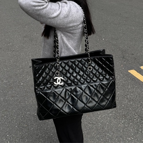 【激甜釋出⏰】 Chanel 香奈兒 黑銀菱格紋 托特包 專櫃26萬！