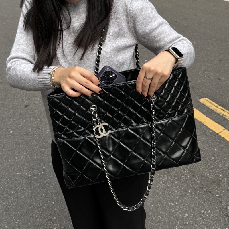 【激甜釋出⏰】 Chanel 香奈兒 黑銀菱格紋 托特包 專櫃26萬！-3
