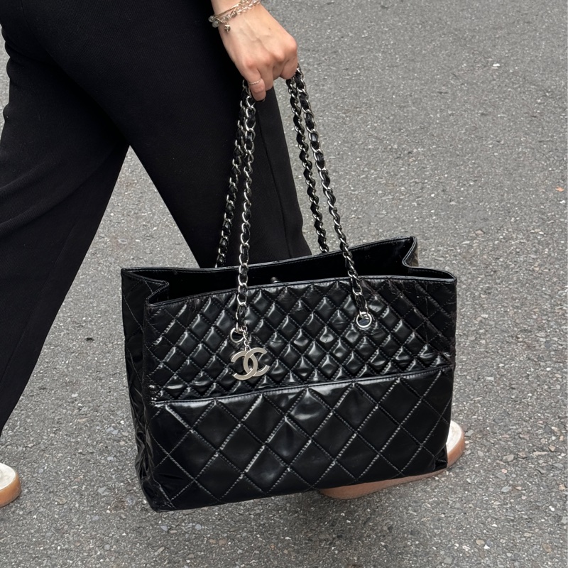 【激甜釋出⏰】 Chanel 香奈兒 黑銀菱格紋 托特包 專櫃26萬！-4