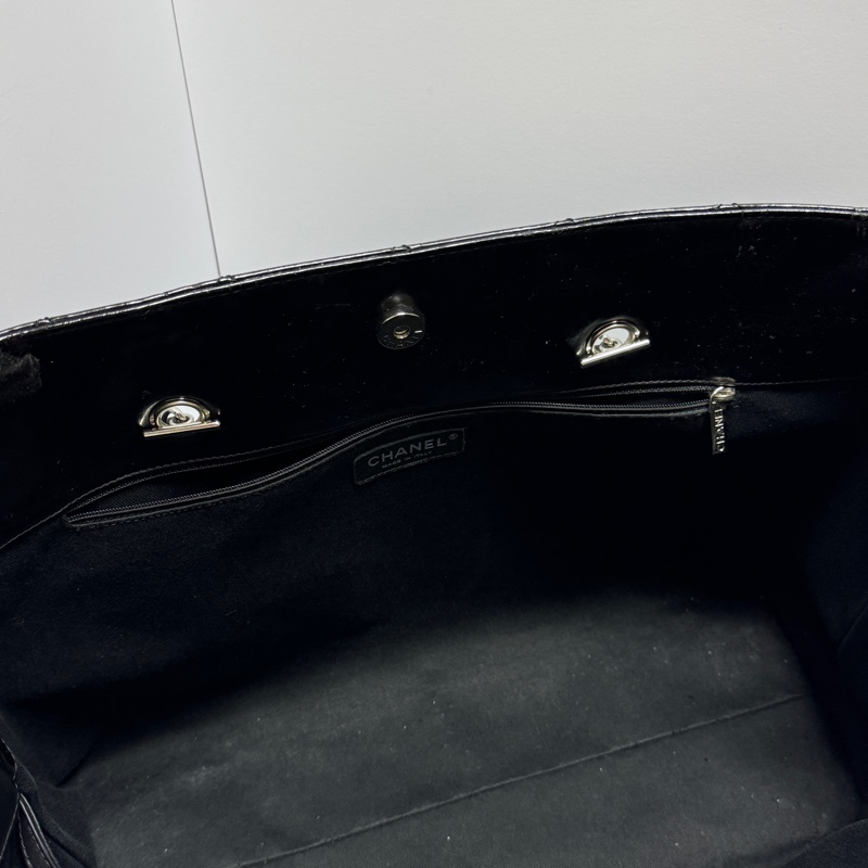 【激甜釋出⏰】 Chanel 香奈兒 黑銀菱格紋 托特包 專櫃26萬！-16