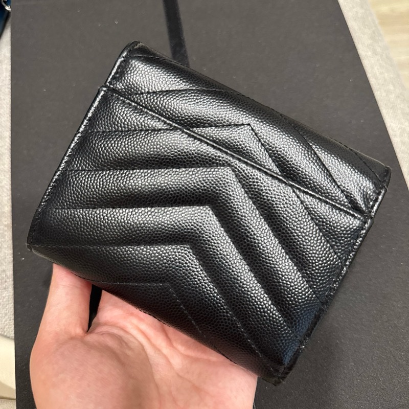 YSL 黑金魚子醬短夾-8