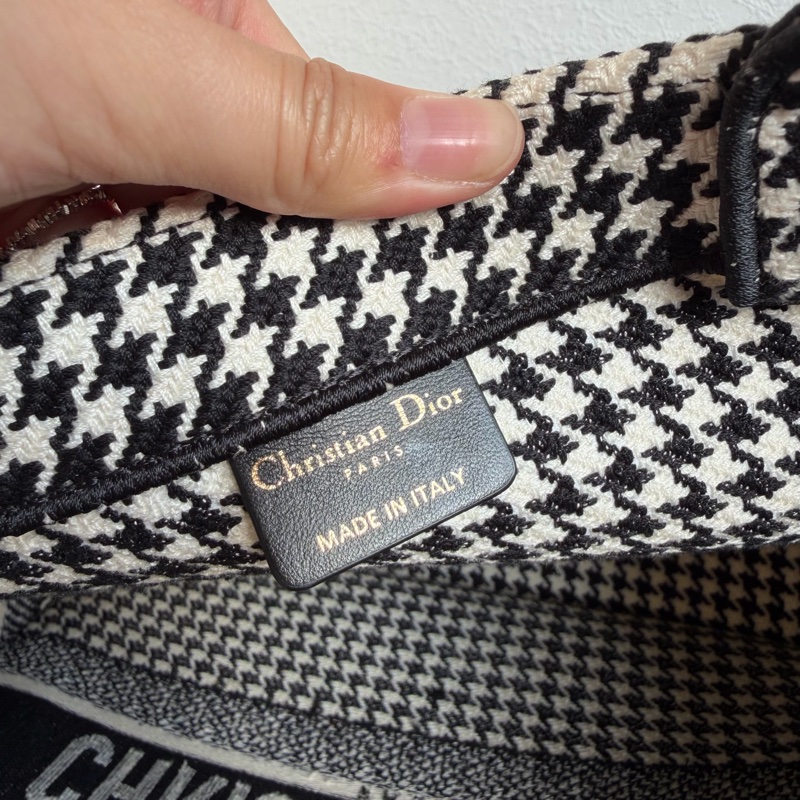 Dior黑/白色千鳥格刺繡托特包 Book tote MM-15