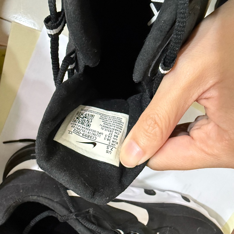 (全新閑置）Nike air max270-9