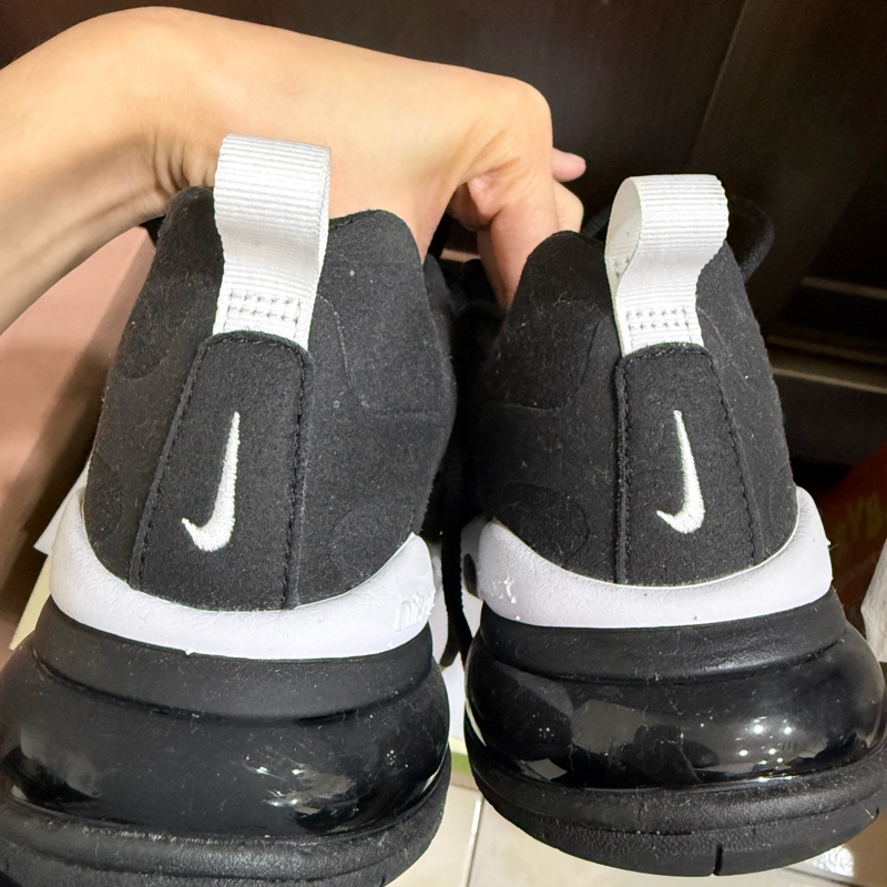 (全新閑置）Nike air max270-11