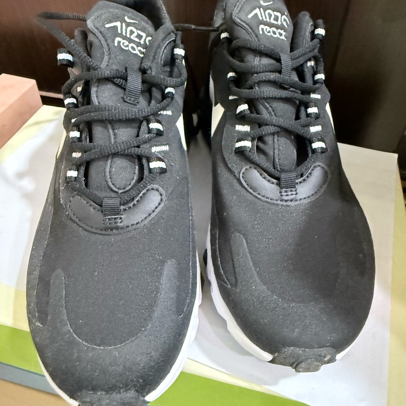 (全新閑置）Nike air max270-12