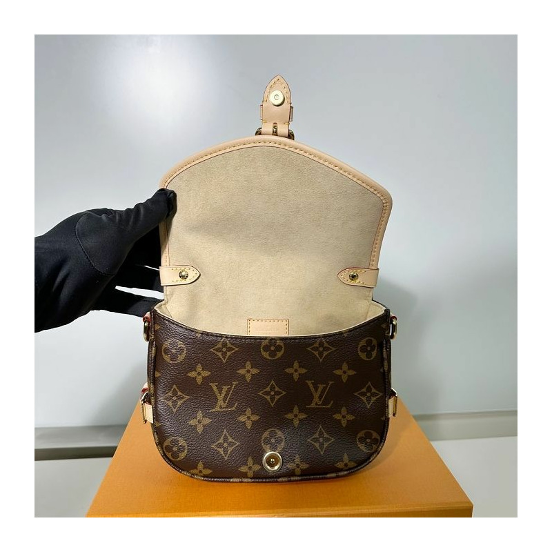 LOUIS VUITTON Soumure BB Monogram M46740-13