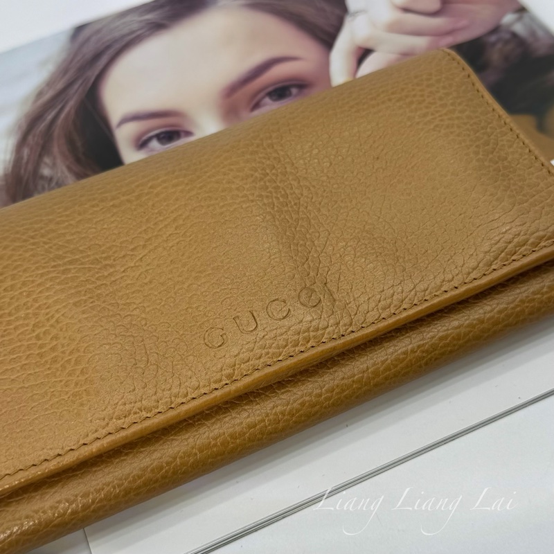 GUCCI 古馳 經典LOGO荔枝紋焦糖棕扣式長夾-4
