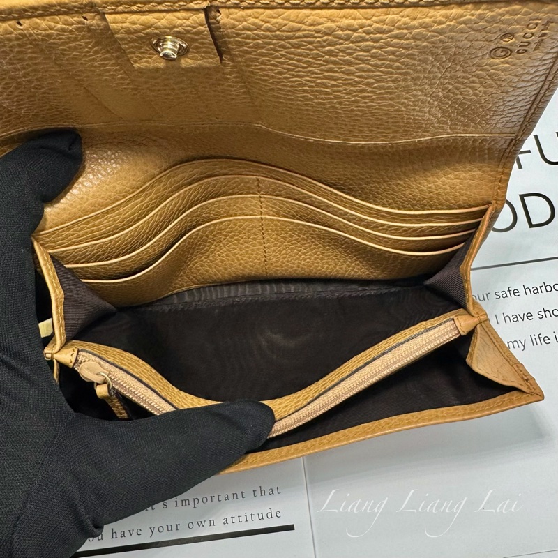 GUCCI 古馳 經典LOGO荔枝紋焦糖棕扣式長夾-8