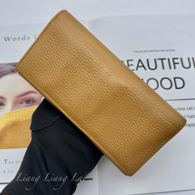 GUCCI 古馳 經典LOGO荔枝紋焦糖棕扣式長夾-19