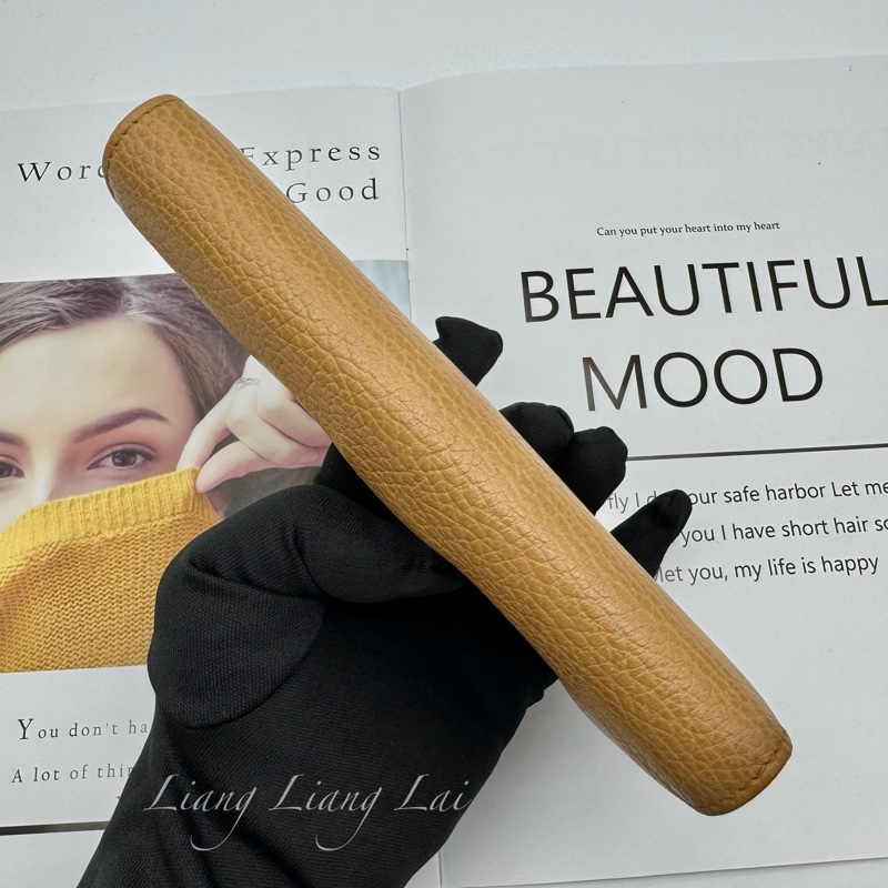 GUCCI 古馳 經典LOGO荔枝紋焦糖棕扣式長夾-21