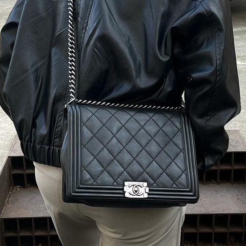 Chanel • Le Boy 28 經典菱格紋牛皮大號鏈條包 附購證、保卡