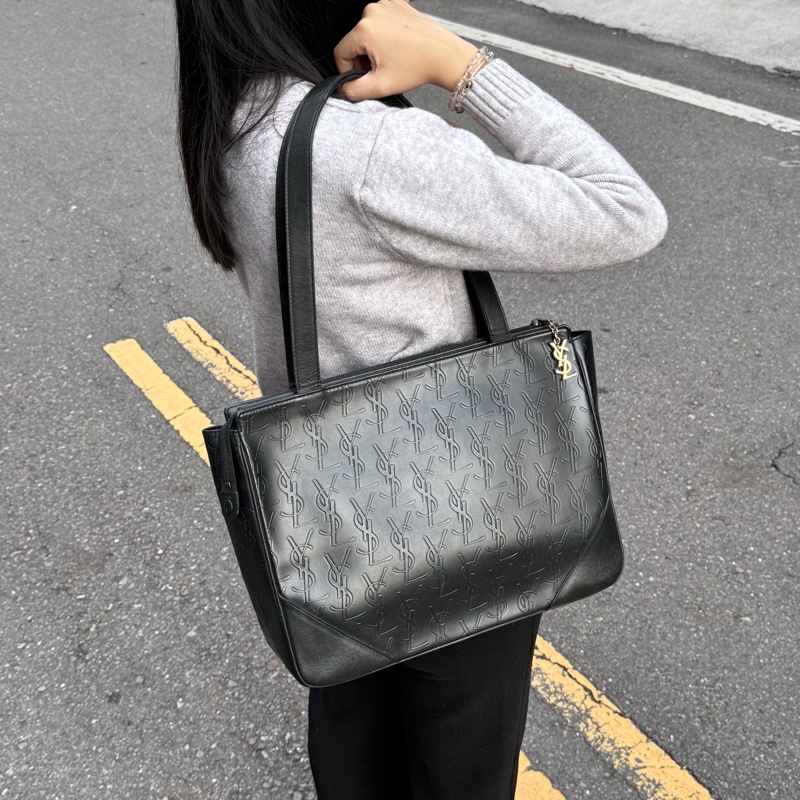 【極新🎁】 YSL 黑老花 全牛皮材質 肩背包 專櫃98000!-25