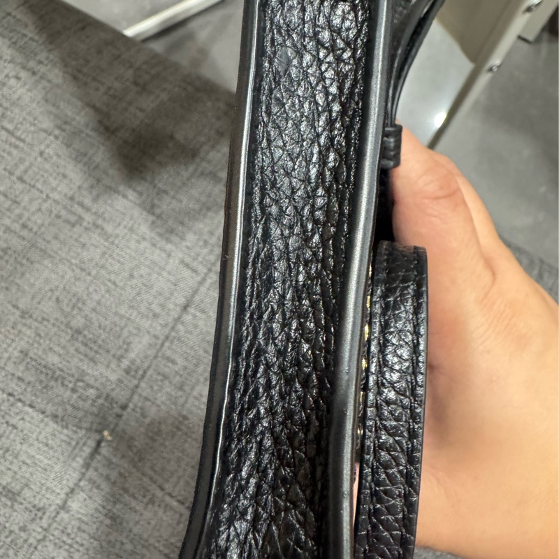 MARC JACOBS手機包(經典黑金配色)-3