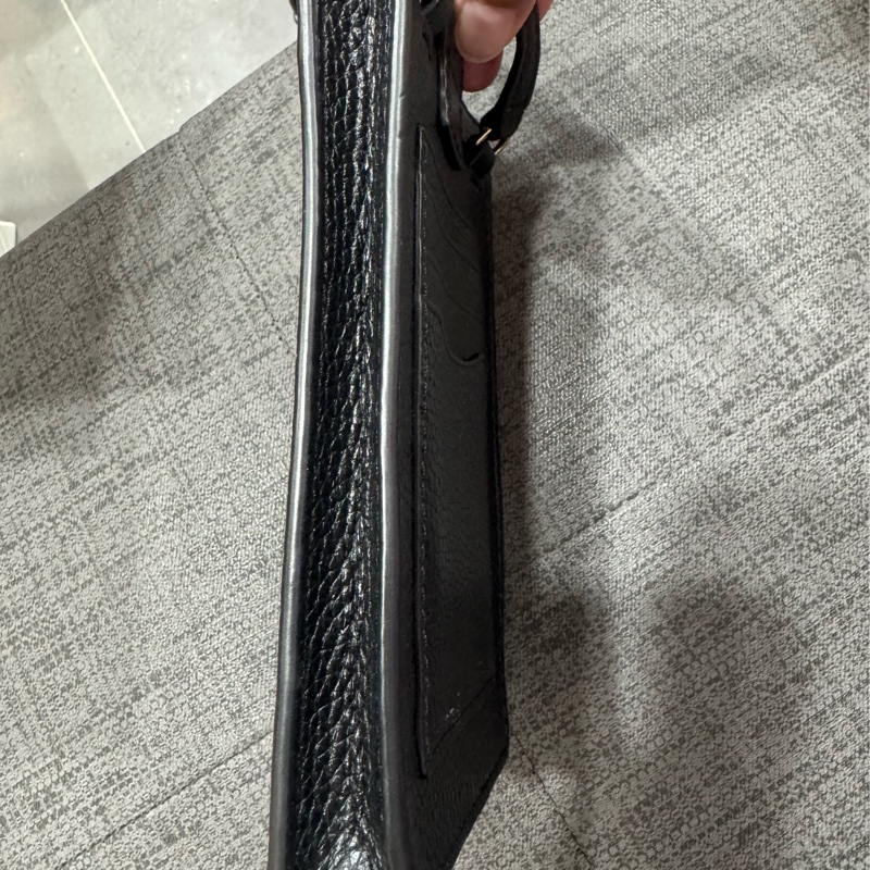 MARC JACOBS手機包(經典黑金配色)-5