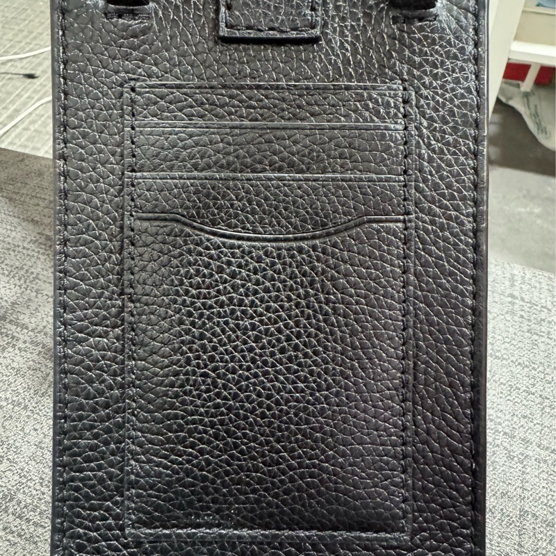 MARC JACOBS手機包(經典黑金配色)-8