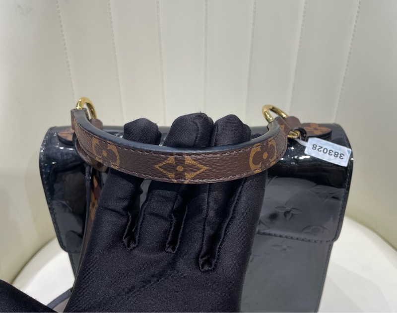 99❤️LV Spring Street黑色漆皮郵差包 金色鎖扣 手提斜挎都可以 成色幾乎全新-5