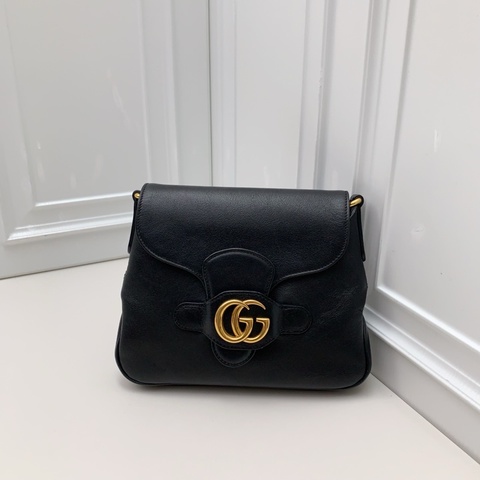 98新Gucci古馳 黑金全皮雙G扣簡約復古郵差包 調節試肩帶 萬能百搭 一年四季通用 低調大方顯氣