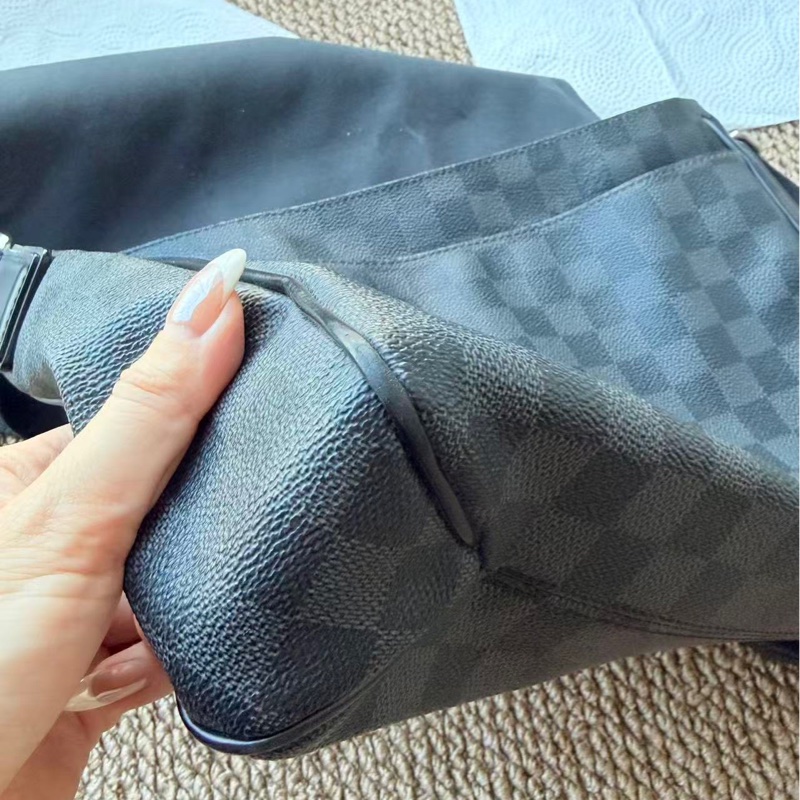 95新lv男士棋盤格斜挎包15年編碼 ,無附件-6