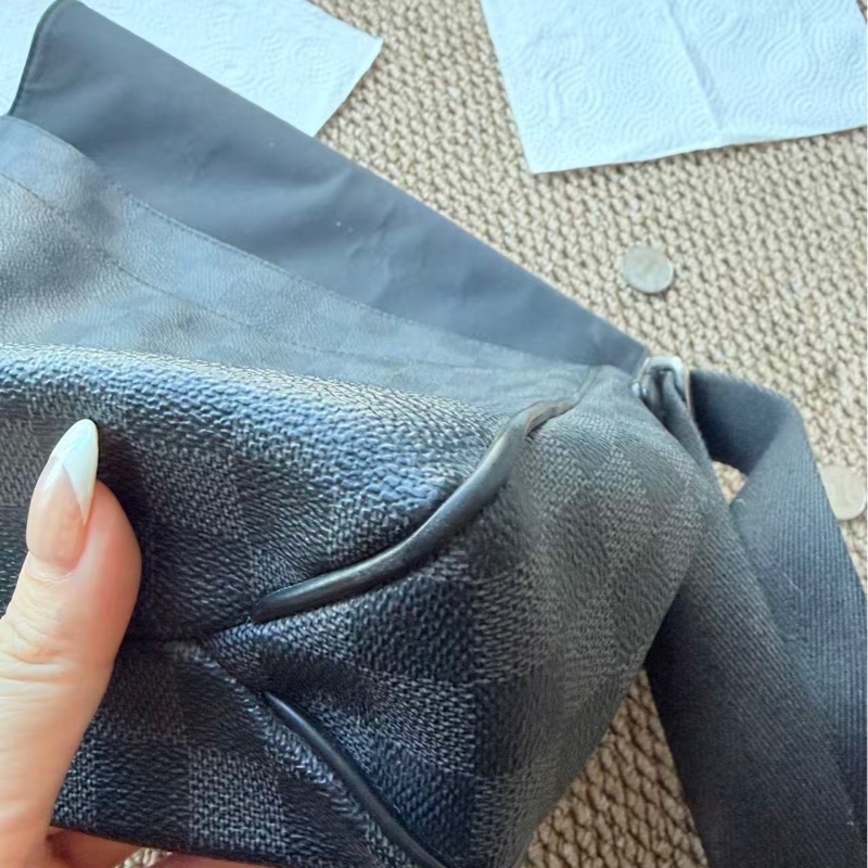 95新lv男士棋盤格斜挎包15年編碼 ,無附件-9