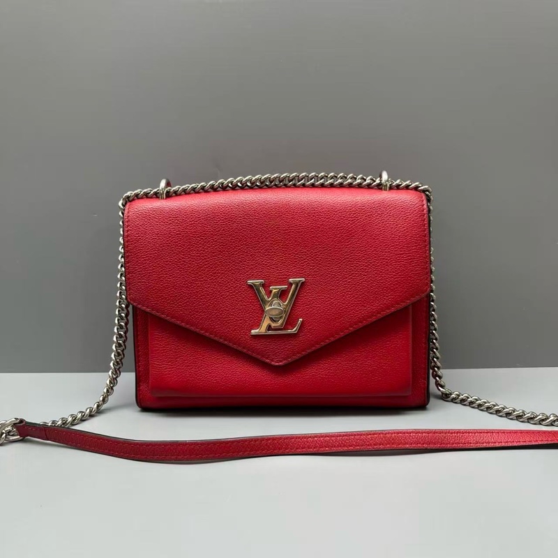 LV 97新 紅色荔枝紋Lockme鏈條包 尺寸22*16-0
