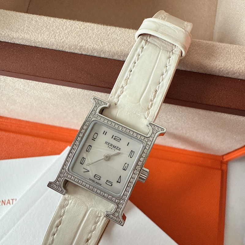 近全新✨ Hermes Heure H 手錶 滿鑽H手錶 鱷魚皮錶帶 台灣購證購入-6