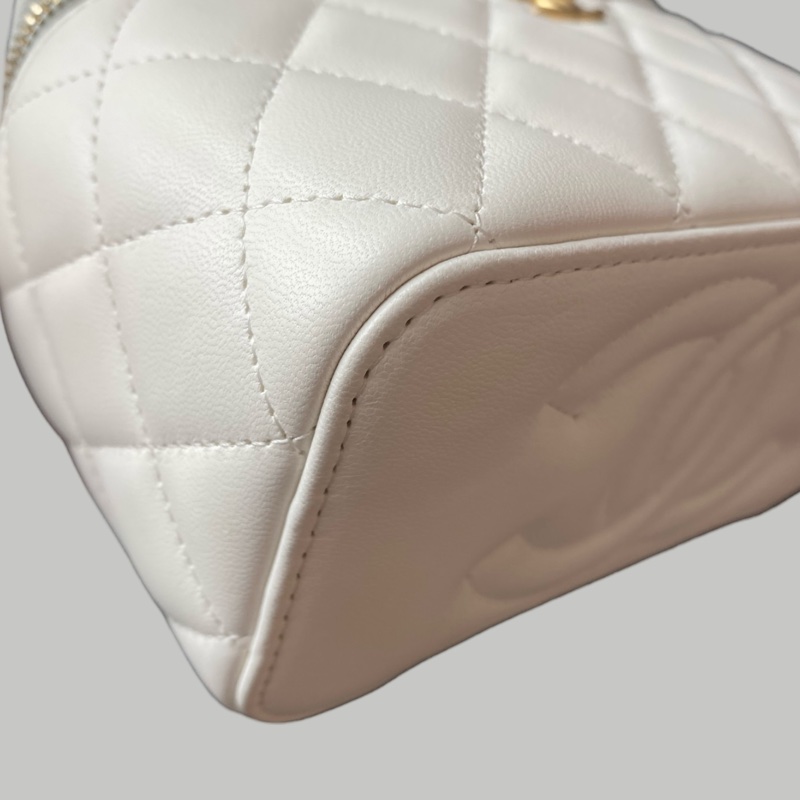 Chanel Lambskin vanity羊皮金球-4