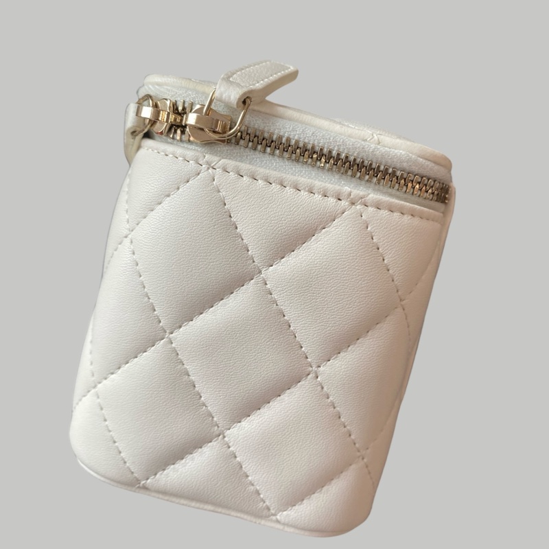 Chanel Lambskin vanity羊皮金球-9
