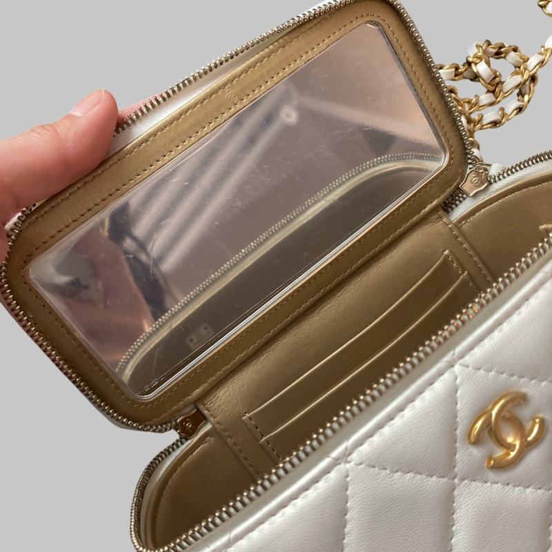 Chanel Lambskin vanity羊皮金球-13