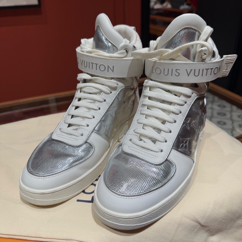 LV Boombox 銀白高幫運動鞋 浮雕logo 36.5碼-1