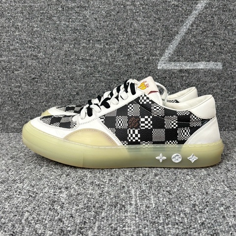 LV 黑白皮面棋盘格板鞋41.5码